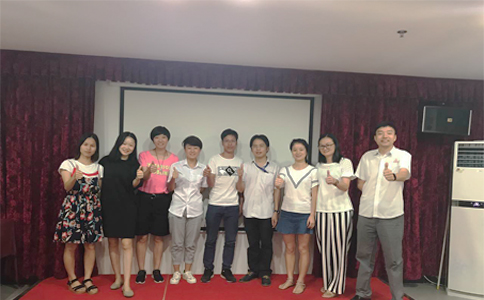  通發激光的家人們和各位美女初次見面！