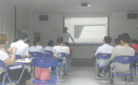 通發激光參加牛商會課程