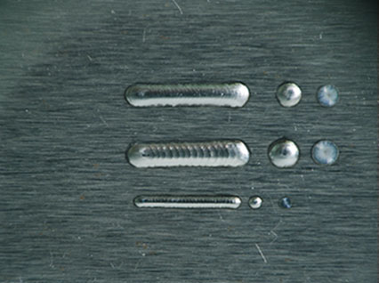 <a href='http://www.phrisa.com/product/3.htm' class='text_a'>模具激光焊機(jī)</a>修復(fù)鏡面模具效果